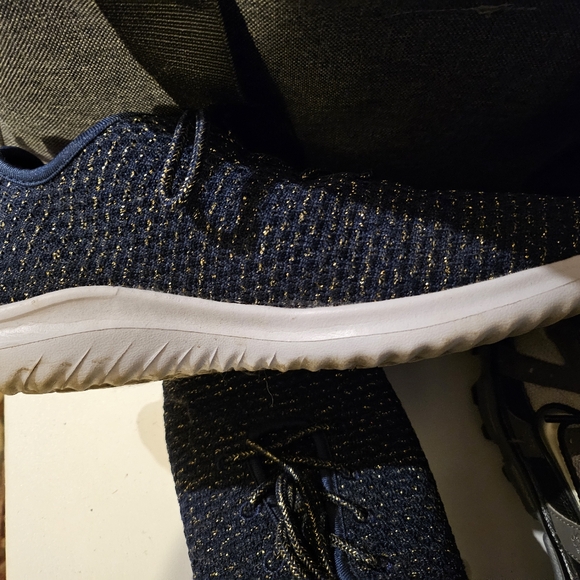 Runners - Picture 2 of 4